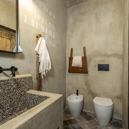 Via Roma Charming 3*