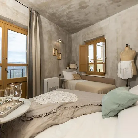 Guest house Via Roma Charming 3*