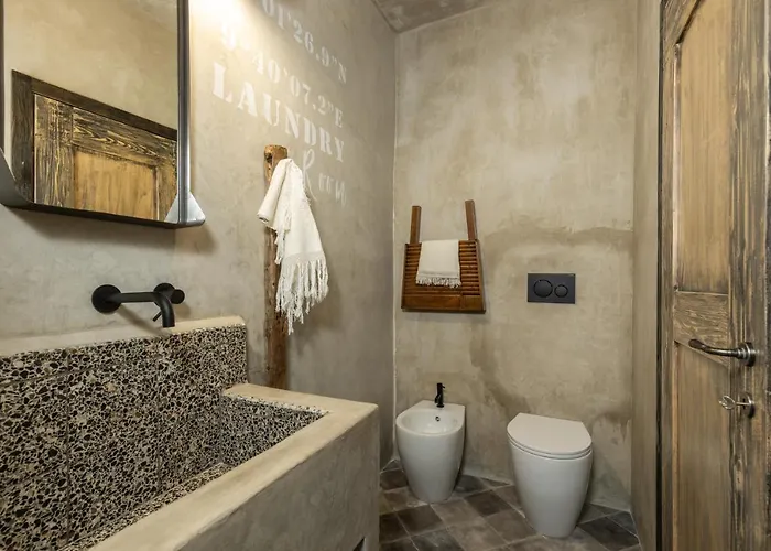 Via Roma Charming 3*